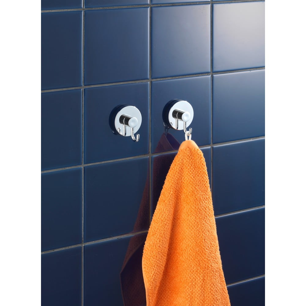 Fényes ezüstszínű öntapadós műanyag akasztó szett 2 db-os Vacuum-Loc – Wenko